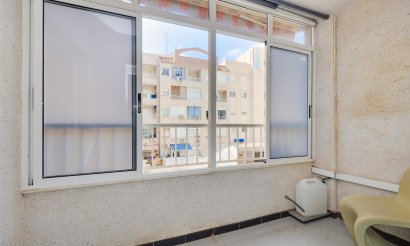 Resale - Apartment / flat - Torrevieja - Playa de Los Locos-Curva del Palangre