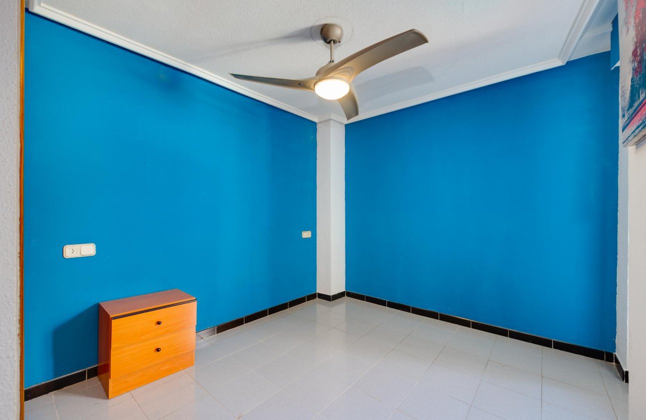 Resale - Apartment / flat - Torrevieja - Playa de Los Locos-Curva del Palangre