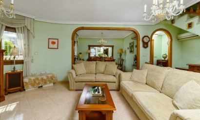 Reventa - Villa - Los Altos