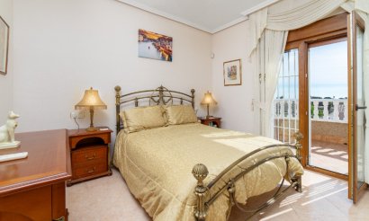 Reventa - Villa - Los Altos