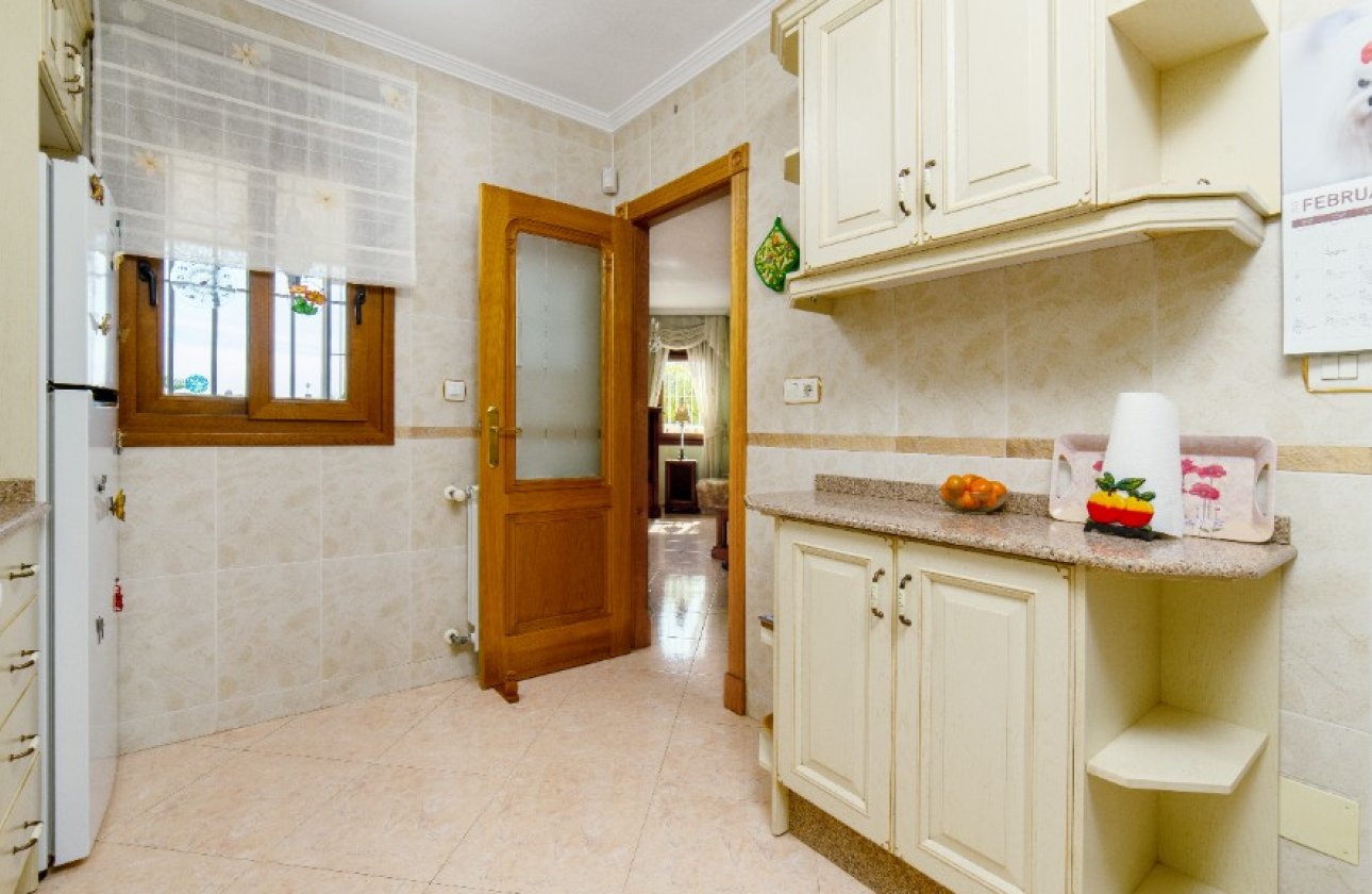 Reventa - Villa - Los Altos