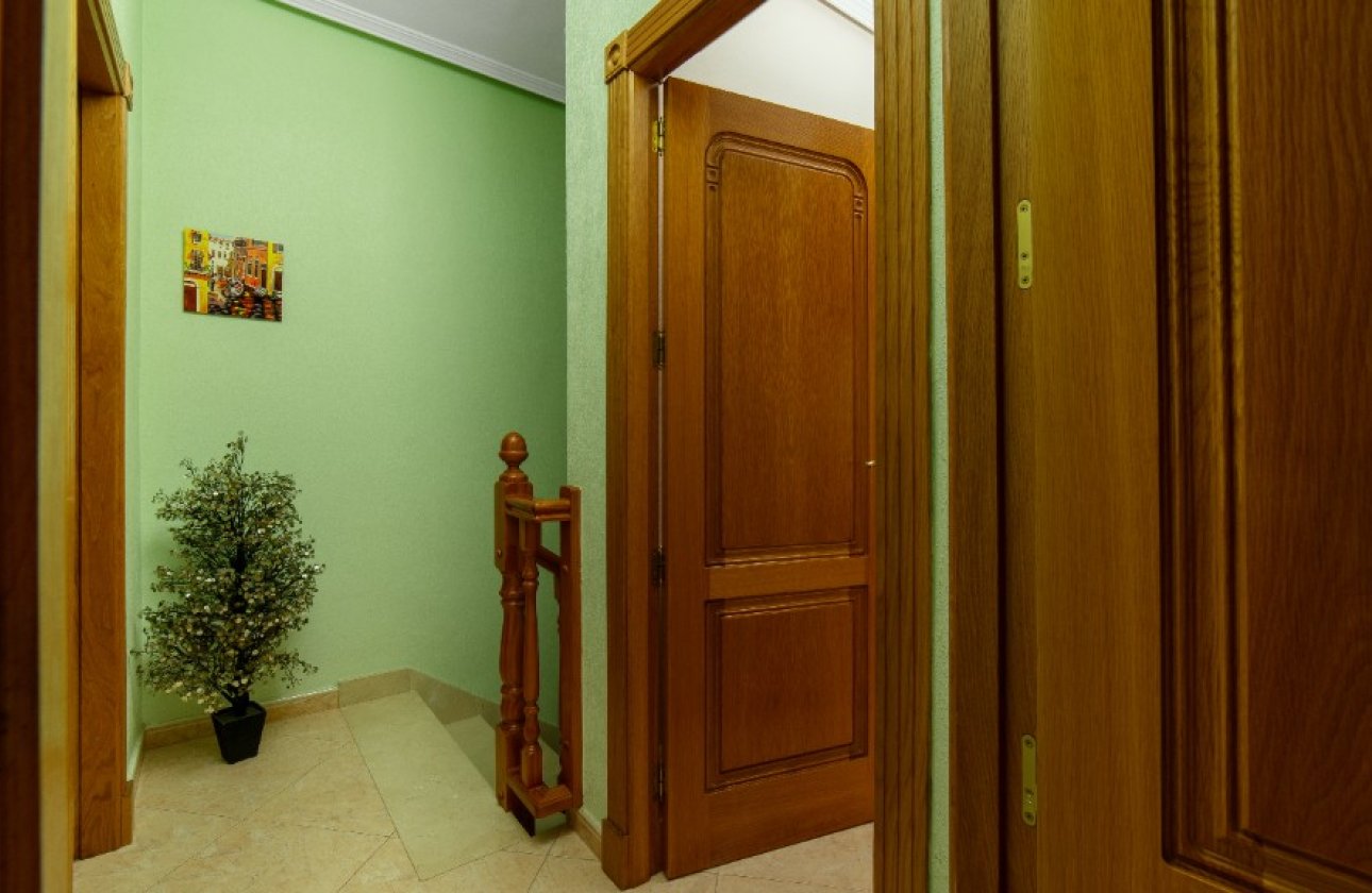 Reventa - Villa - Los Altos