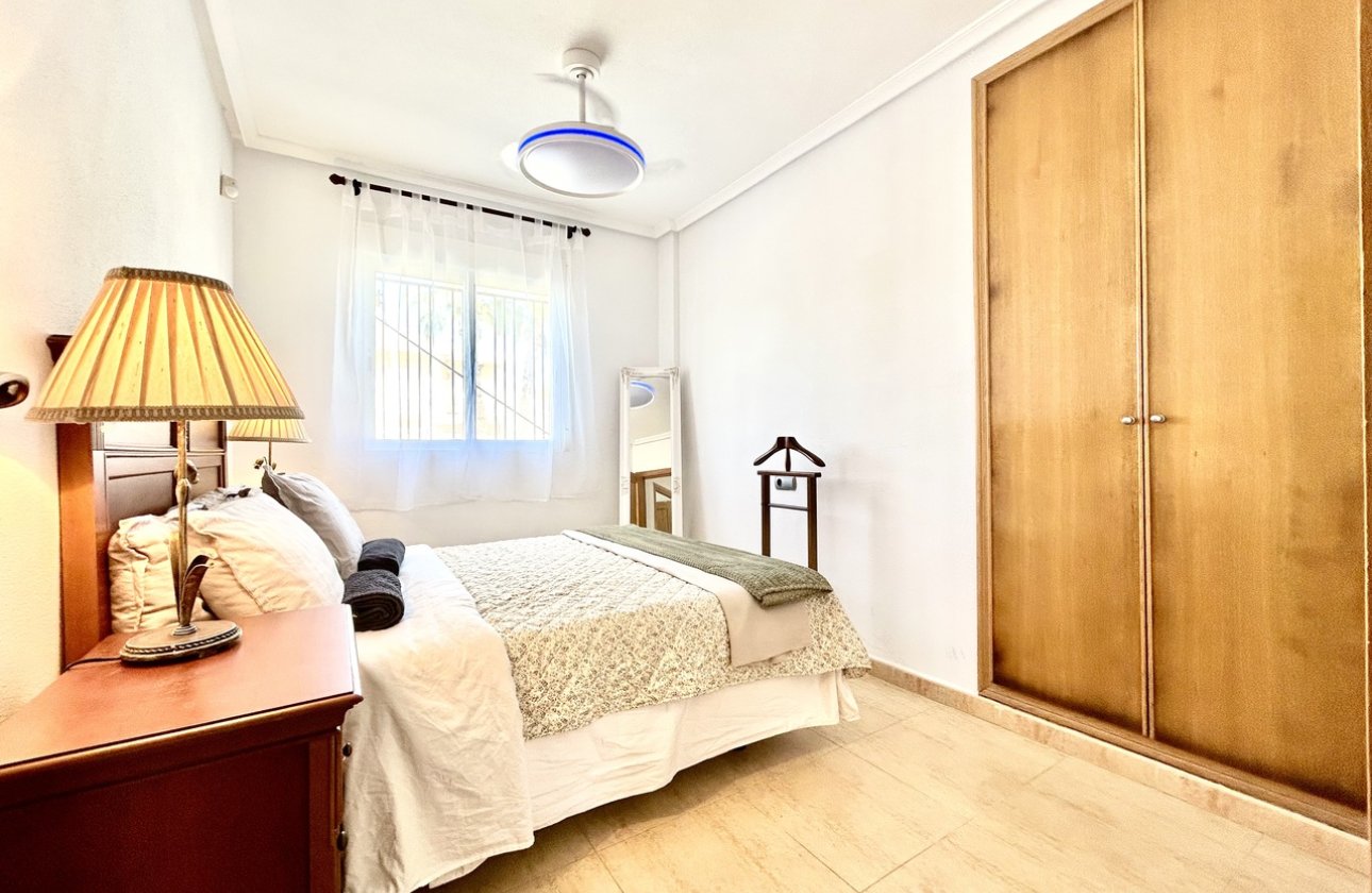 Resale - Apartment / flat - Villamartin