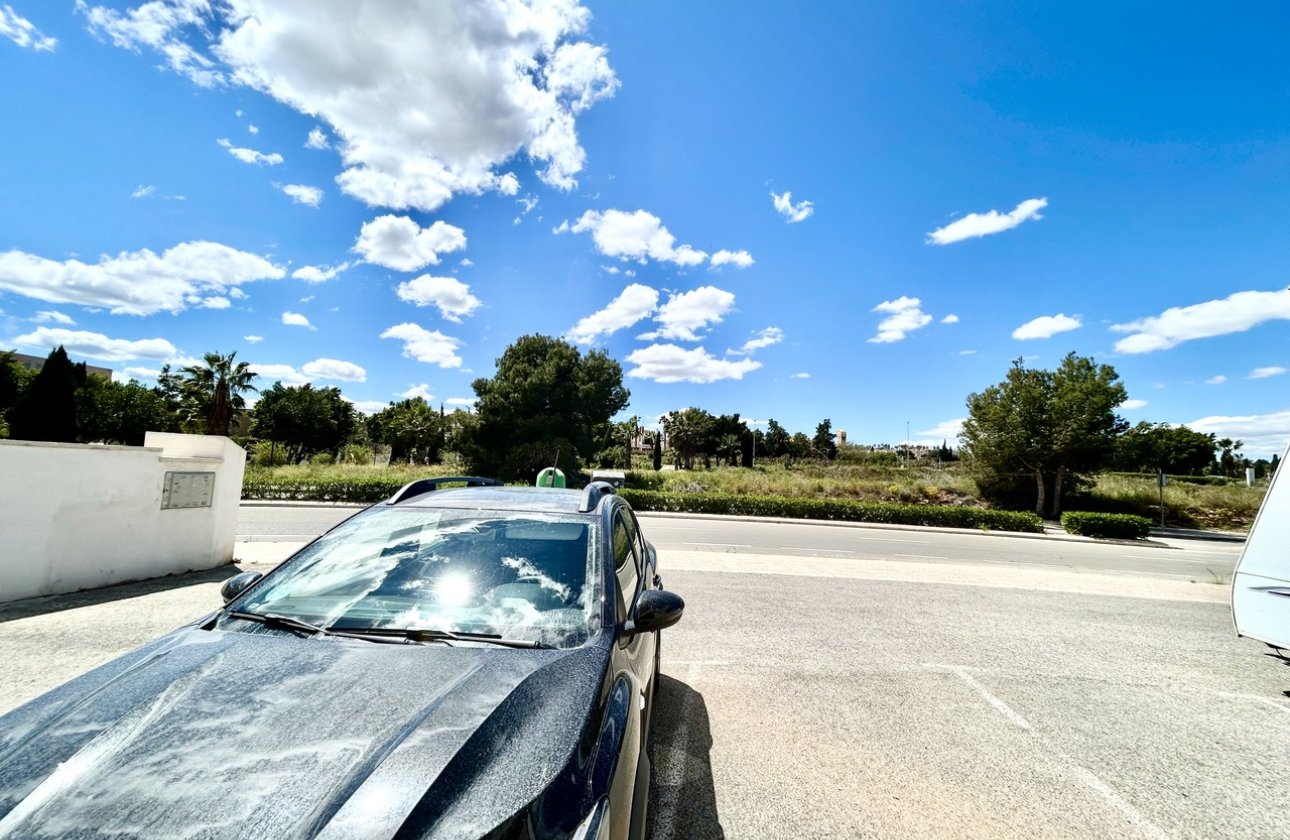 Resale - Apartment / flat - Villamartin