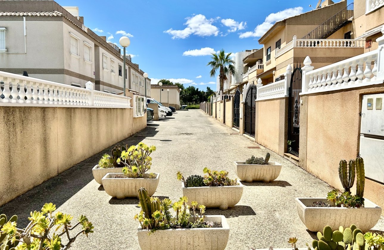 Resale - Apartment / flat - Villamartin