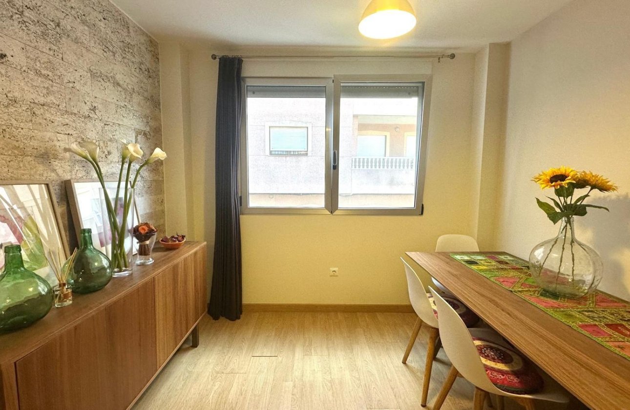 Resale - Apartment / flat - Torrevieja - La Mata