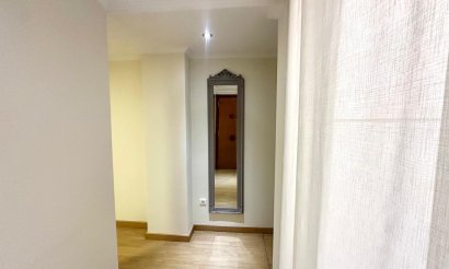 Resale - Apartment / flat - Torrevieja - La Mata