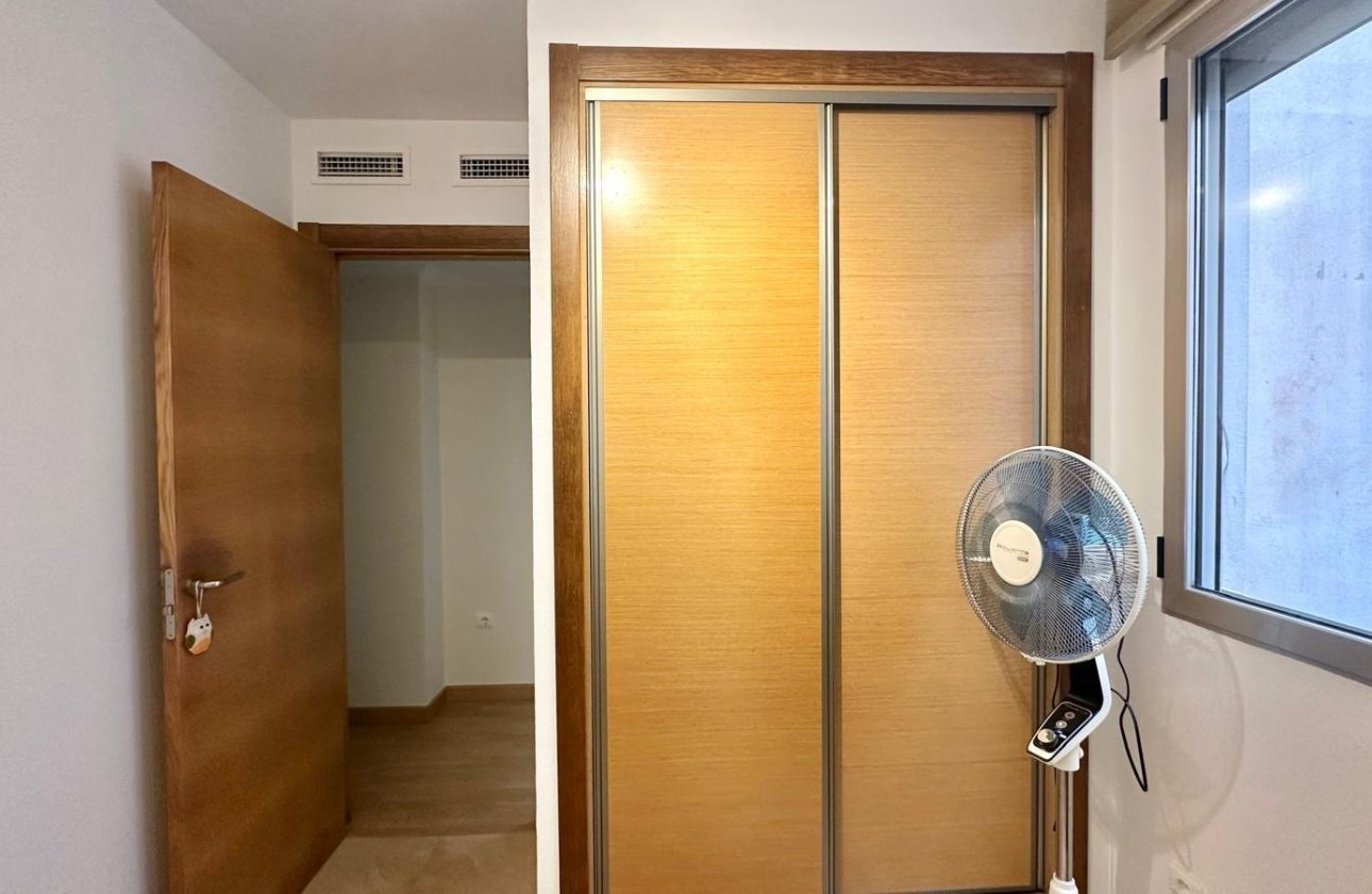 Resale - Apartment / flat - Torrevieja - La Mata