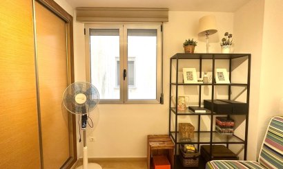 Resale - Apartment / flat - Torrevieja - La Mata