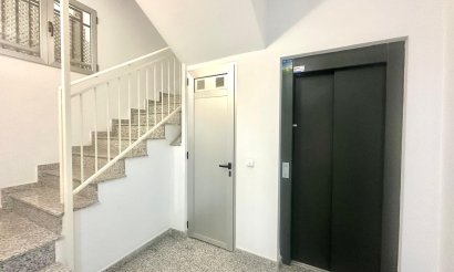 Resale - Apartment / flat - Torrevieja - La Mata