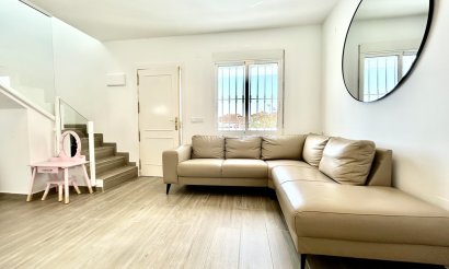 Revente - Villa - Orihuela Costa - Villamartin