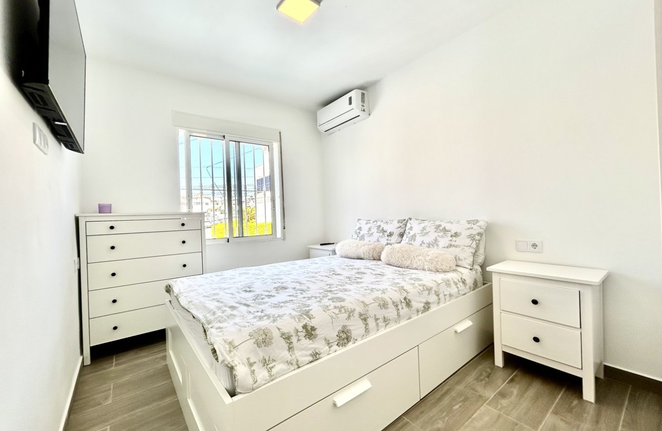 Revente - Villa - Orihuela Costa - Villamartin