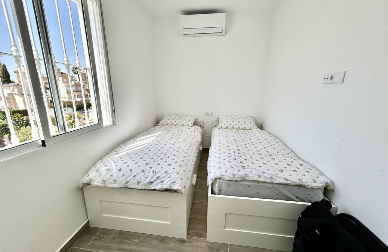 Revente - Villa - Orihuela Costa - Villamartin