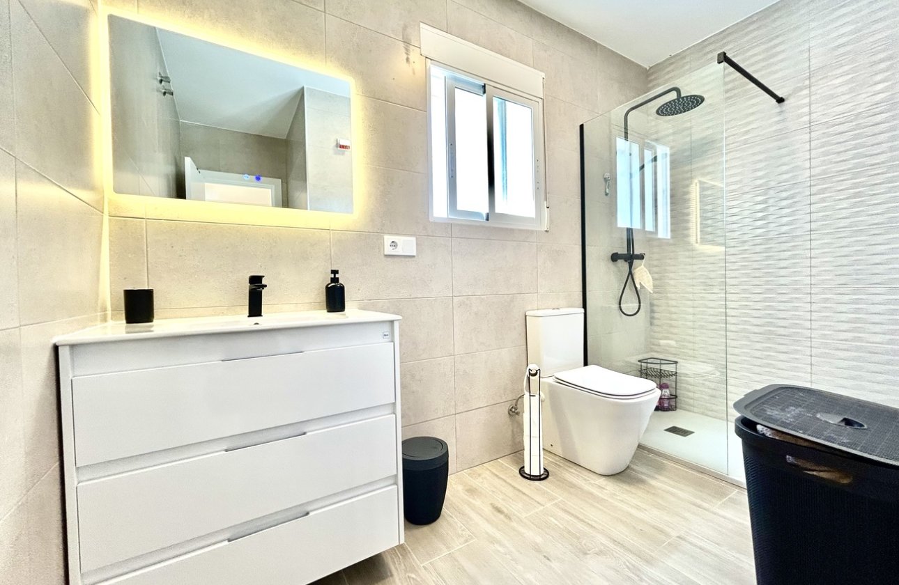 Revente - Villa - Orihuela Costa - Villamartin
