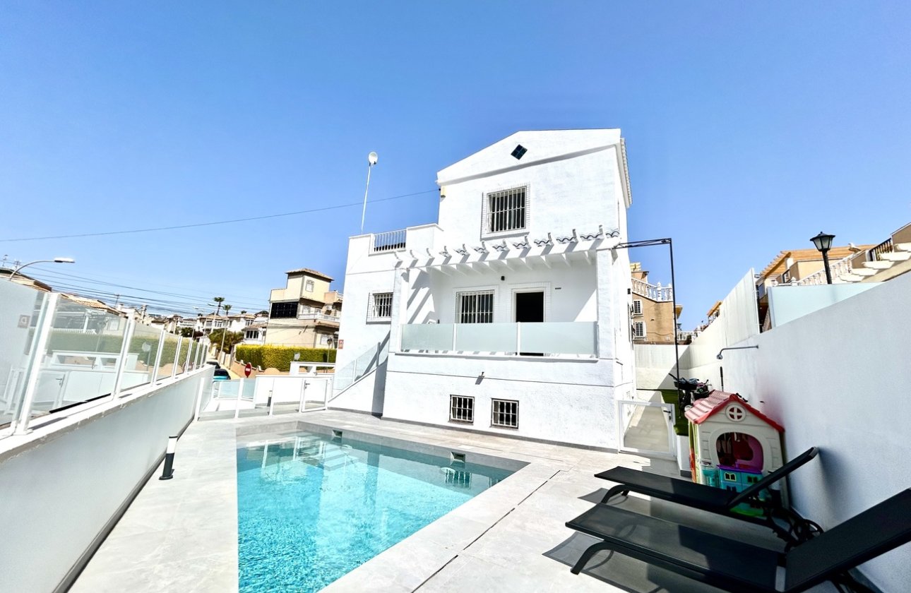 Revente - Villa - Orihuela Costa - Villamartin
