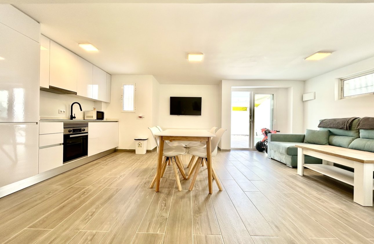 Revente - Villa - Orihuela Costa - Villamartin