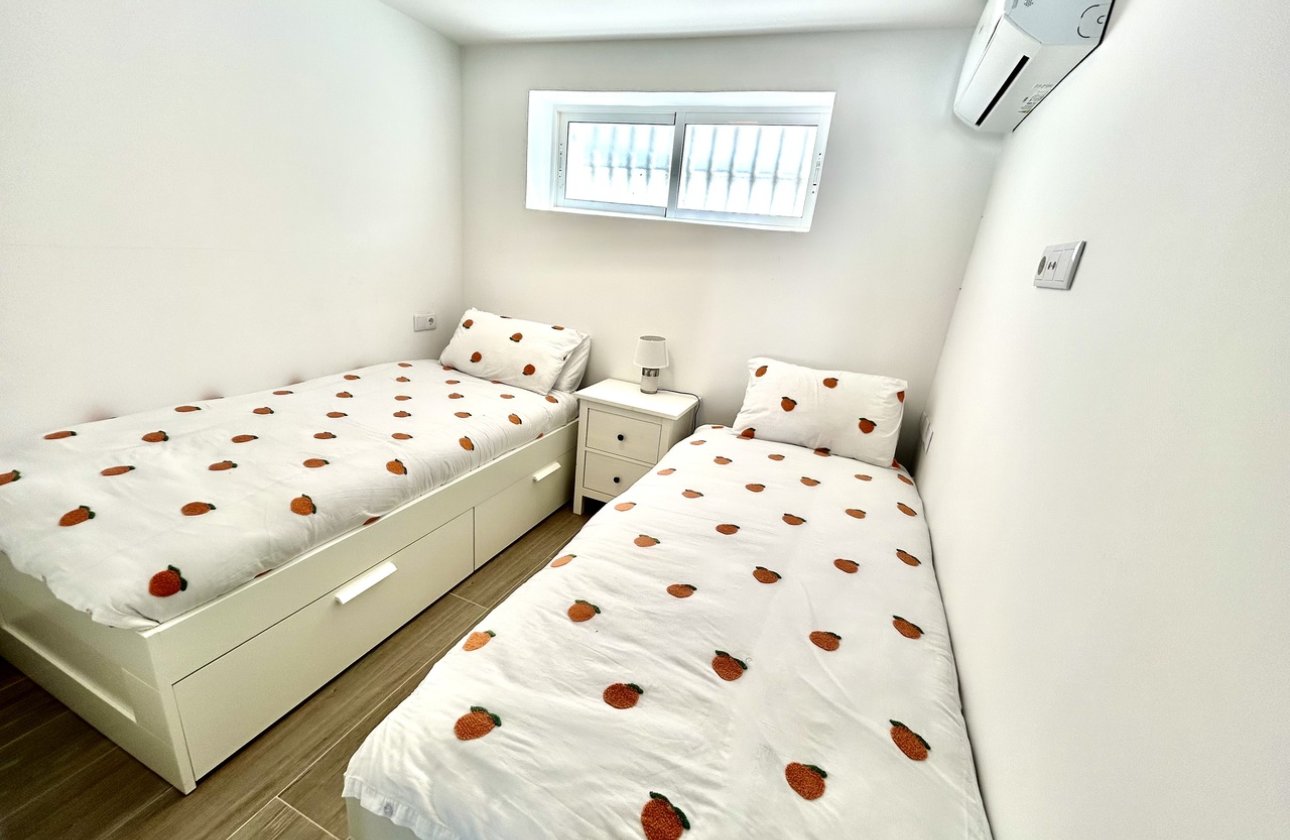 Revente - Villa - Orihuela Costa - Villamartin