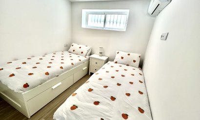Revente - Villa - Orihuela Costa - Villamartin