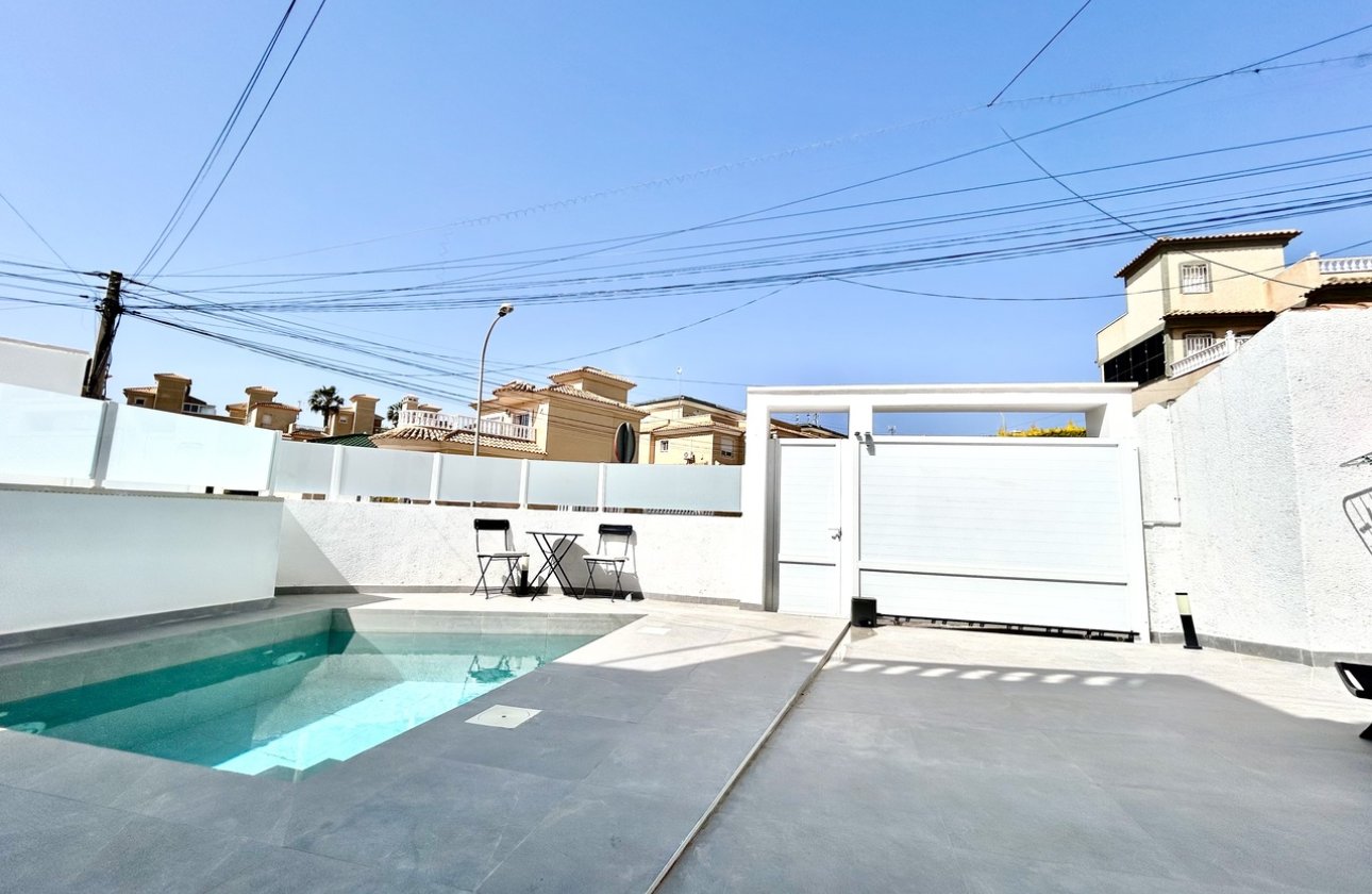 Revente - Villa - Orihuela Costa - Villamartin