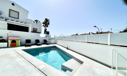 Revente - Villa - Orihuela Costa - Villamartin