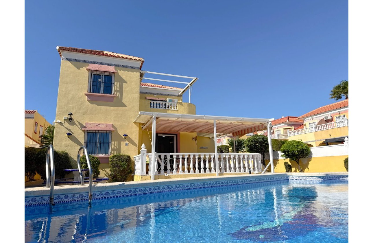 Resale - Villa - Cabo Roig - Cabo Roig>La Regia