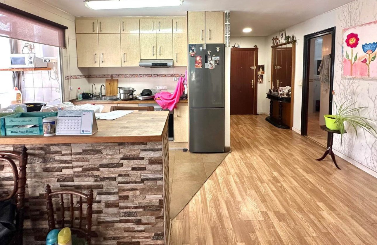 Resale - Apartment / flat - Torrevieja - Centro