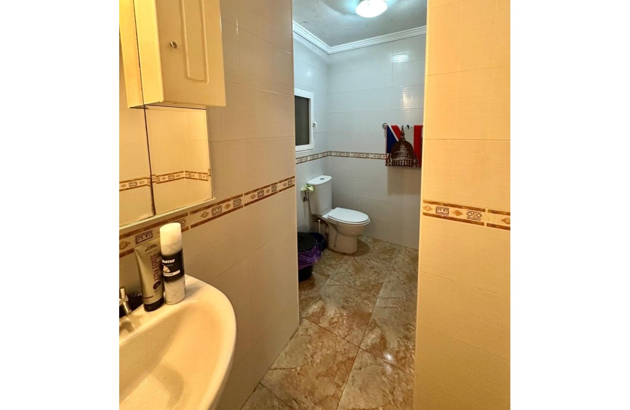 Resale - Apartment / flat - Torrevieja - Centro