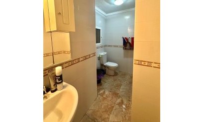 Resale - Apartment / flat - Torrevieja - Centro