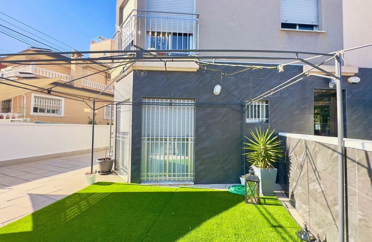 Resale - Building - Torrevieja - Nueva Torrevieja - Aguas Nuevas