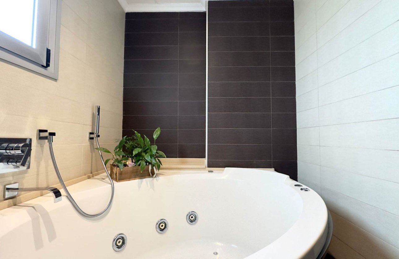 Resale - Building - Torrevieja - Nueva Torrevieja - Aguas Nuevas