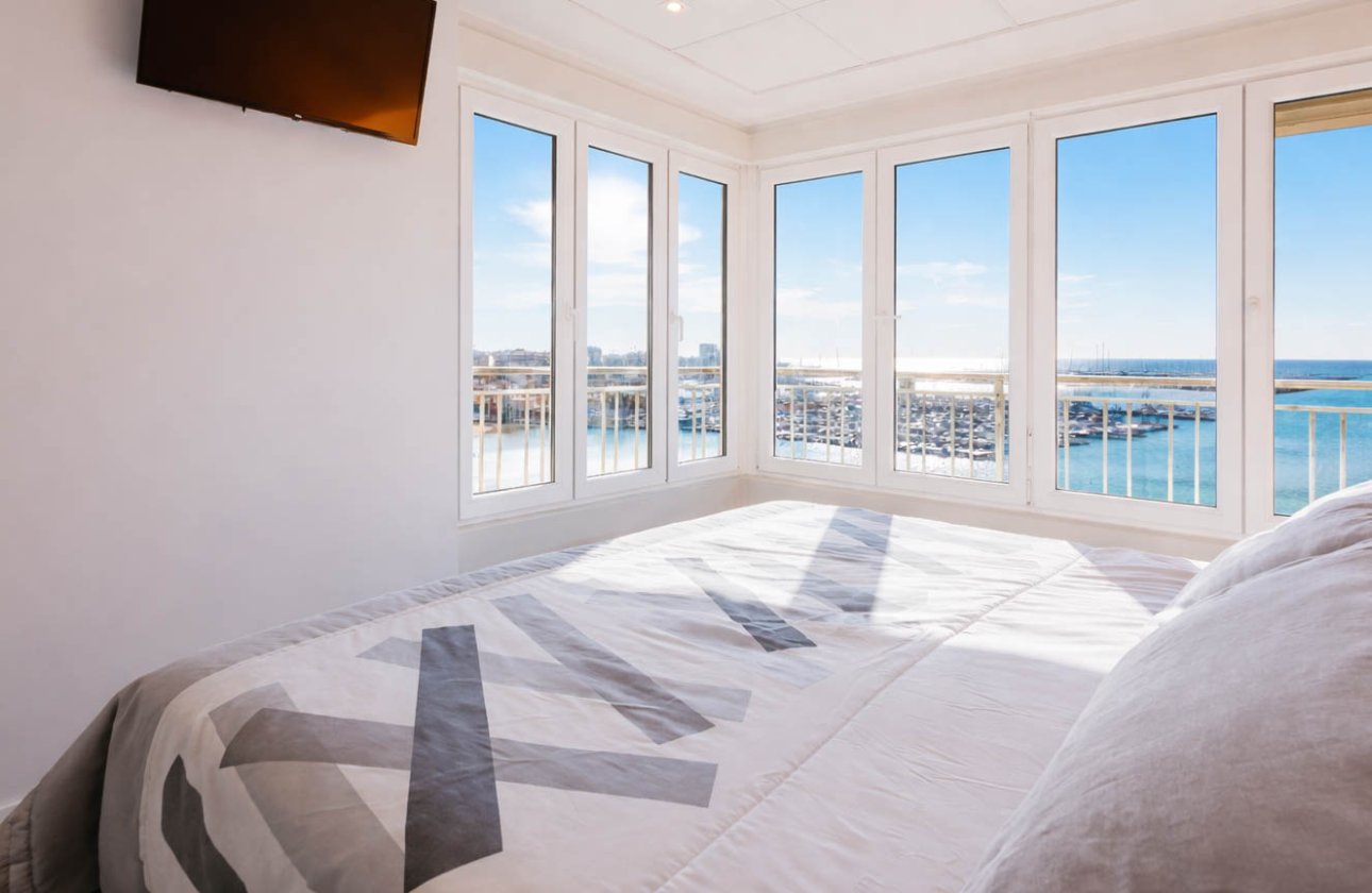 Resale - Apartment / flat - Torrevieja - Playa del Acequión