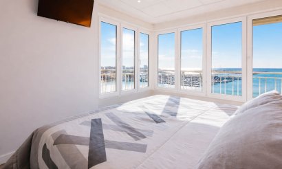 Resale - Apartment / flat - Torrevieja - Playa del Acequión