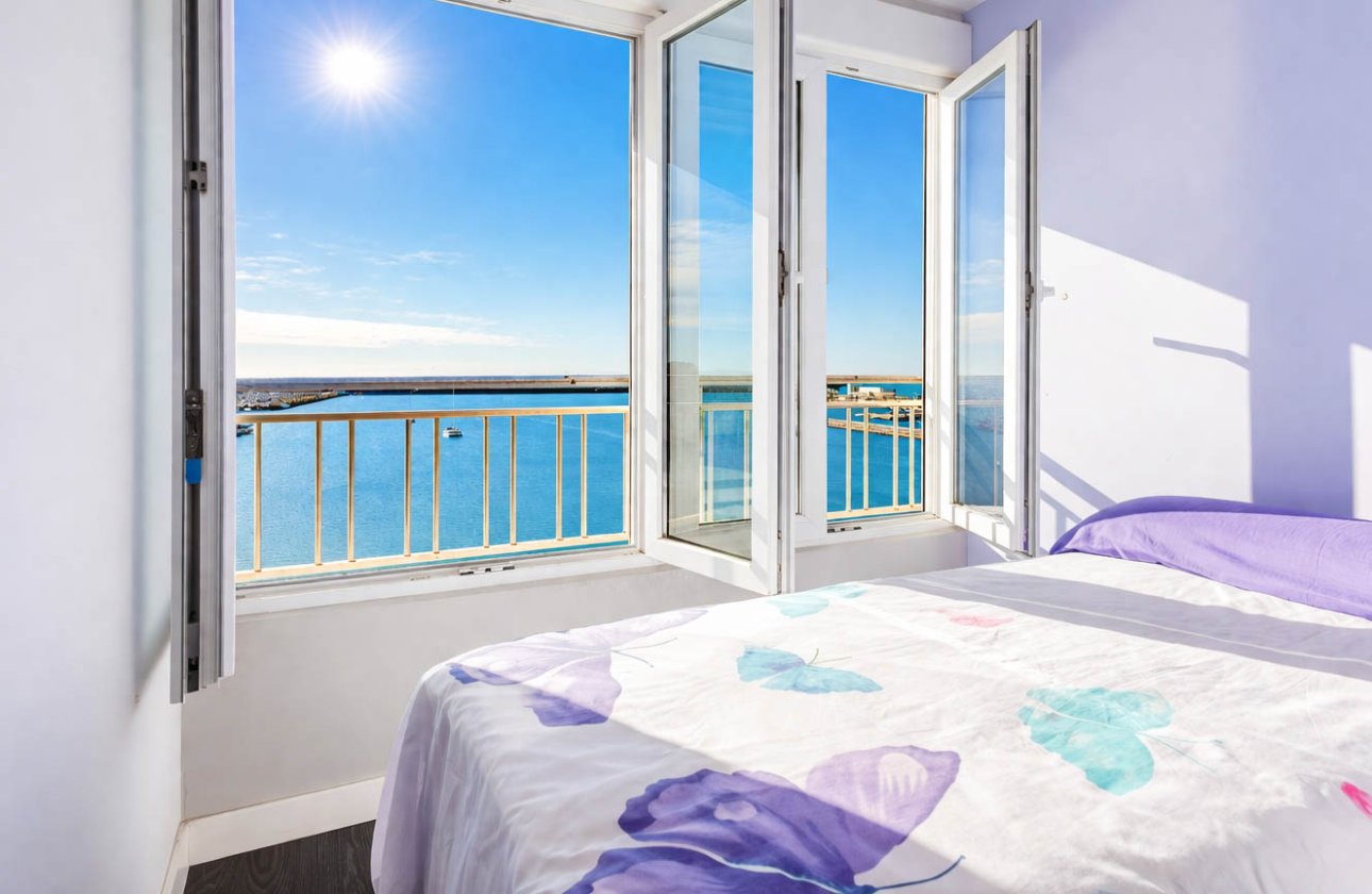 Resale - Apartment / flat - Torrevieja - Playa del Acequión