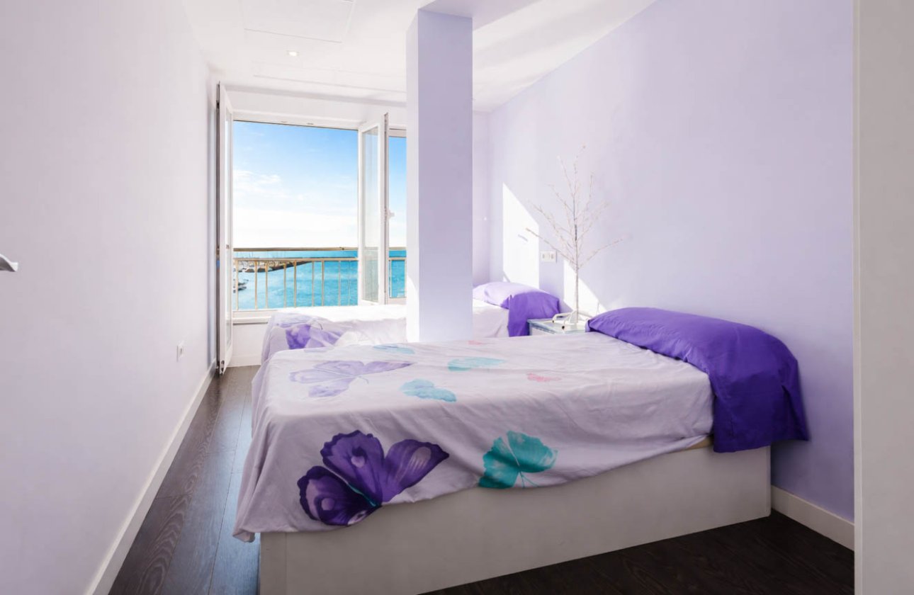 Resale - Apartment / flat - Torrevieja - Playa del Acequión