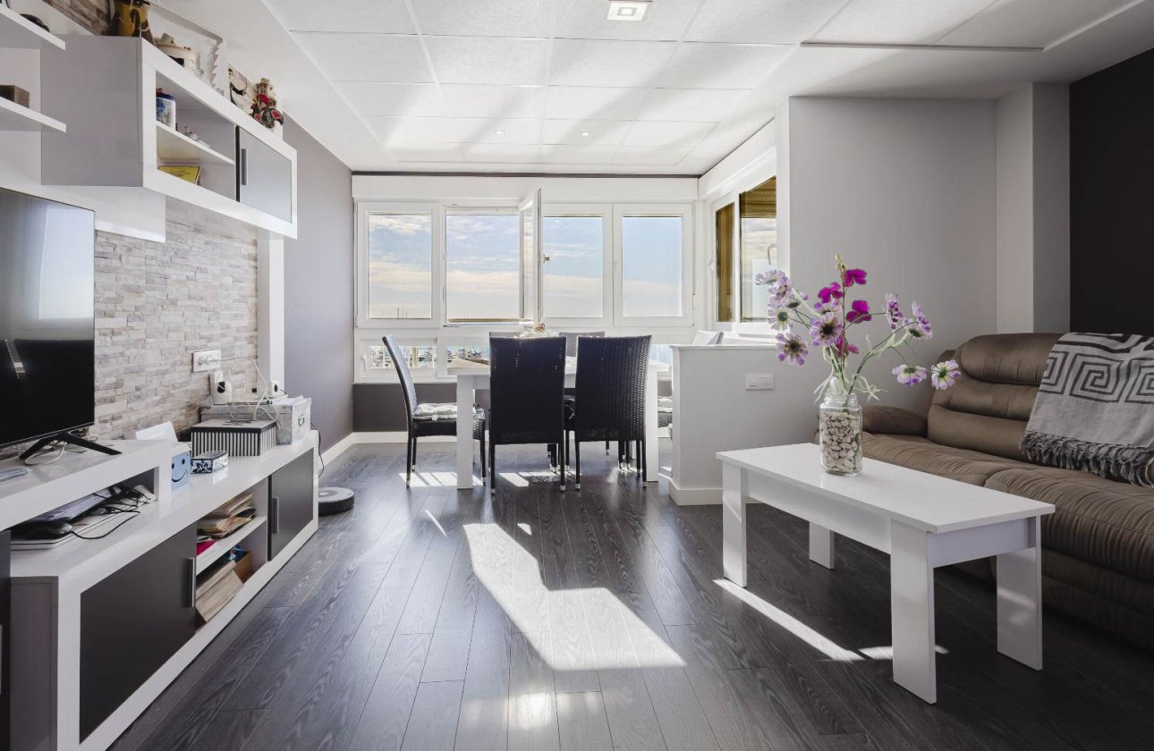 Resale - Apartment / flat - Torrevieja - Playa del Acequión