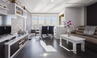 Resale - Apartment / flat - Torrevieja - Playa del Acequión