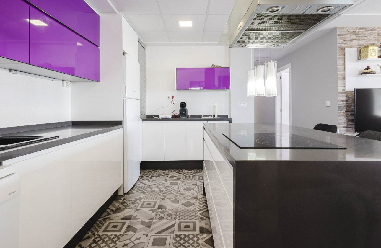 Resale - Apartment / flat - Torrevieja - Playa del Acequión