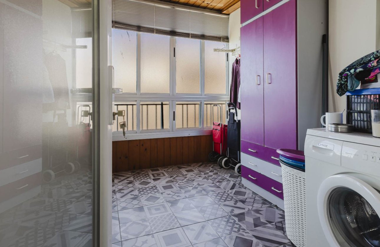 Resale - Apartment / flat - Torrevieja - Playa del Acequión