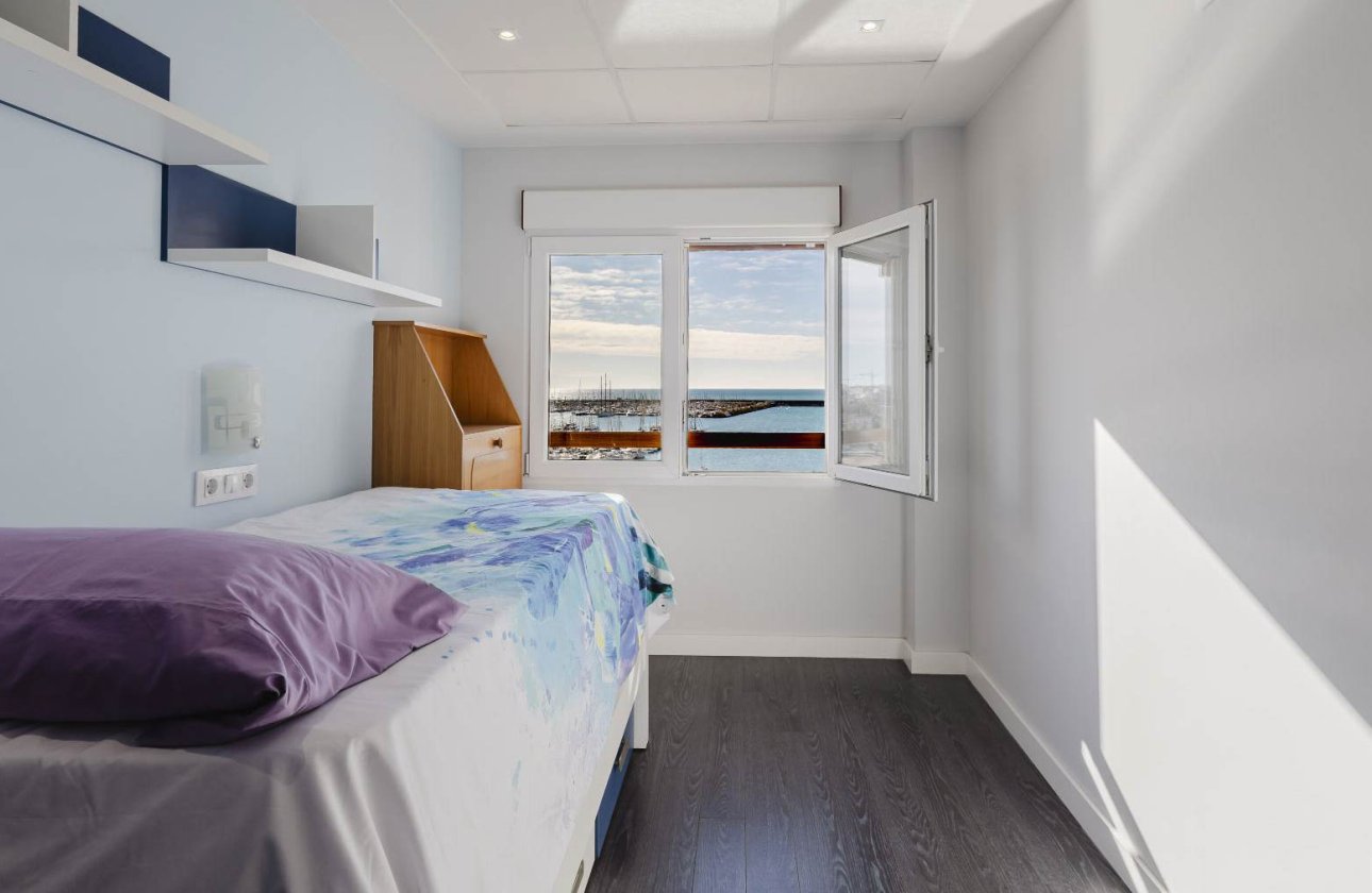 Resale - Apartment / flat - Torrevieja - Playa del Acequión