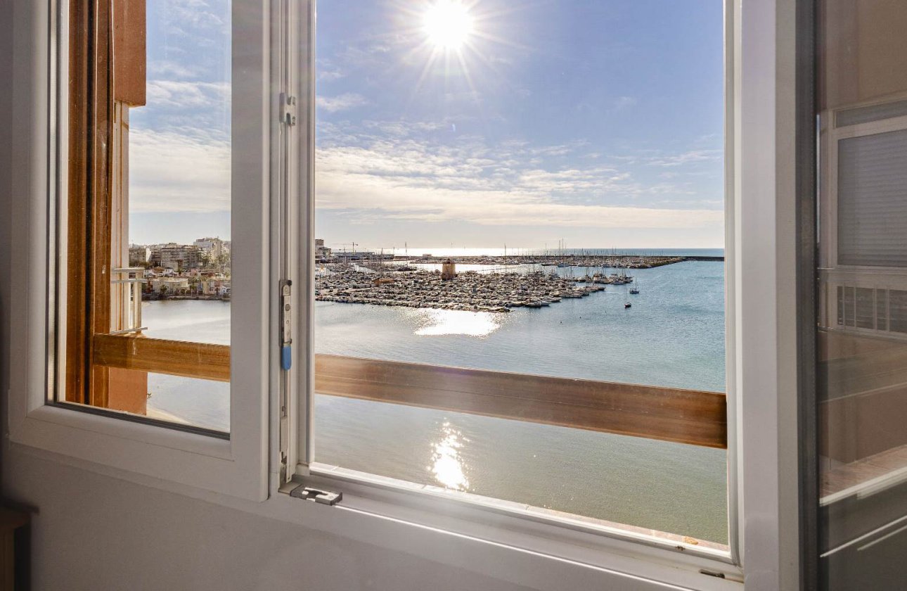 Resale - Apartment / flat - Torrevieja - Playa del Acequión