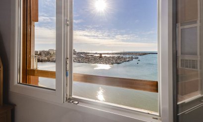 Resale - Apartment / flat - Torrevieja - Playa del Acequión