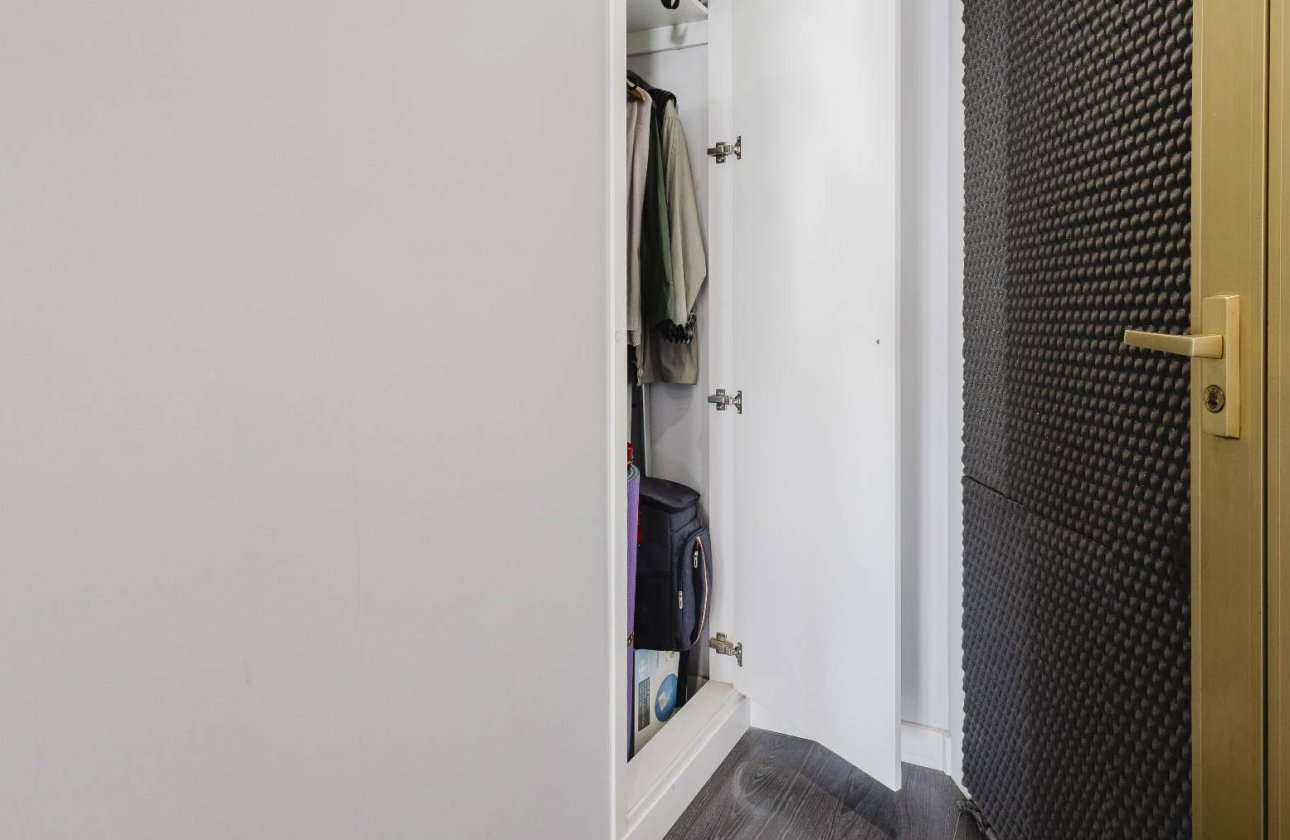 Resale - Apartment / flat - Torrevieja - Playa del Acequión