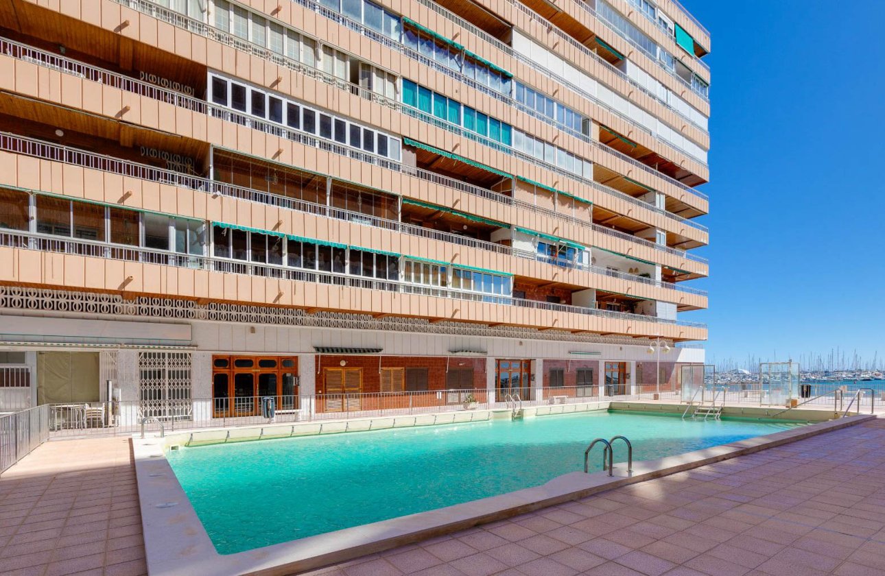 Resale - Apartment / flat - Torrevieja - Playa del Acequión