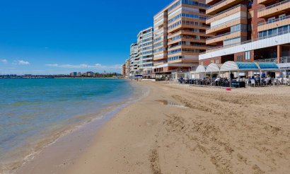 Resale - Apartment / flat - Torrevieja - Playa del Acequión