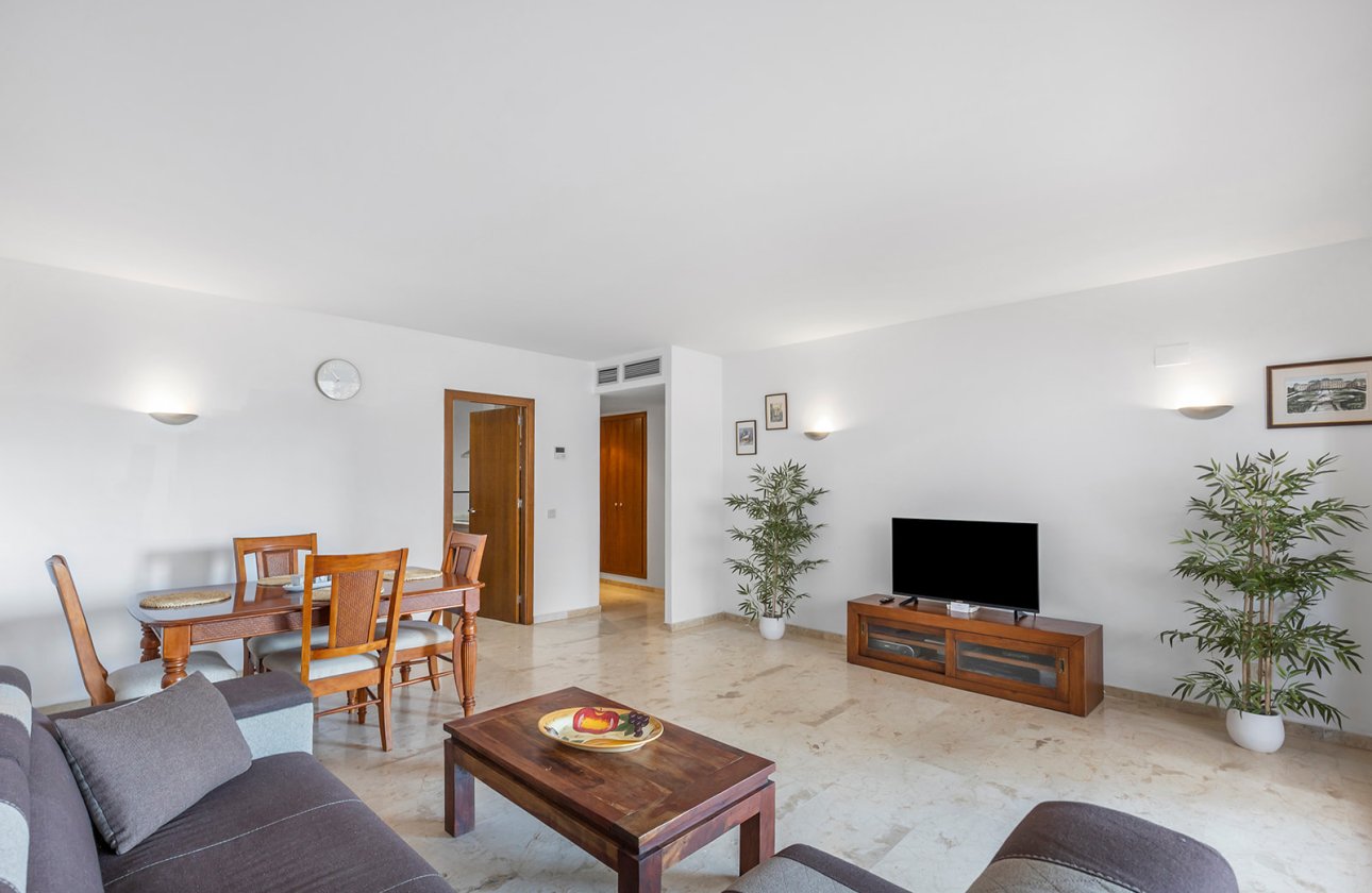 Resale - Apartment / flat - Torrevieja - Punta Prima