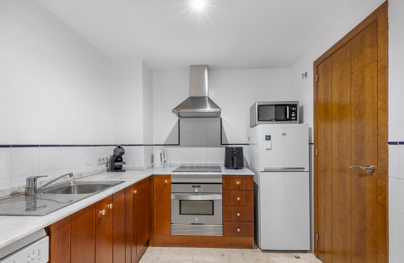 Resale - Apartment / flat - Torrevieja - Punta Prima