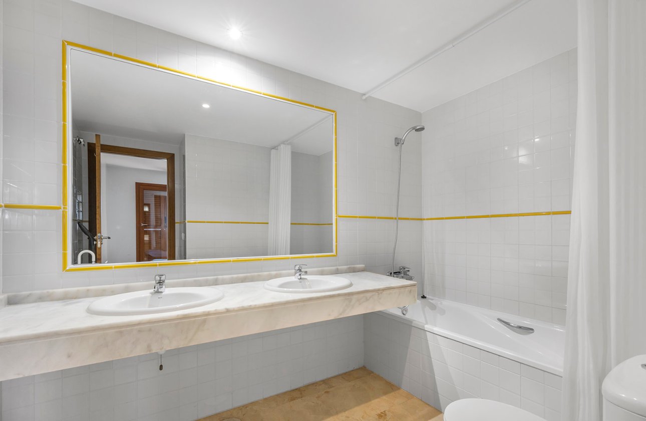 Resale - Apartment / flat - Torrevieja - Punta Prima