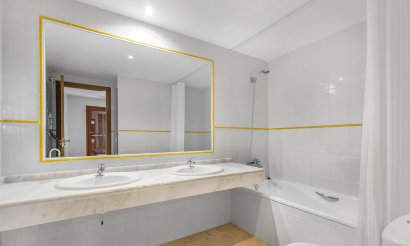 Resale - Apartment / flat - Torrevieja - Punta Prima