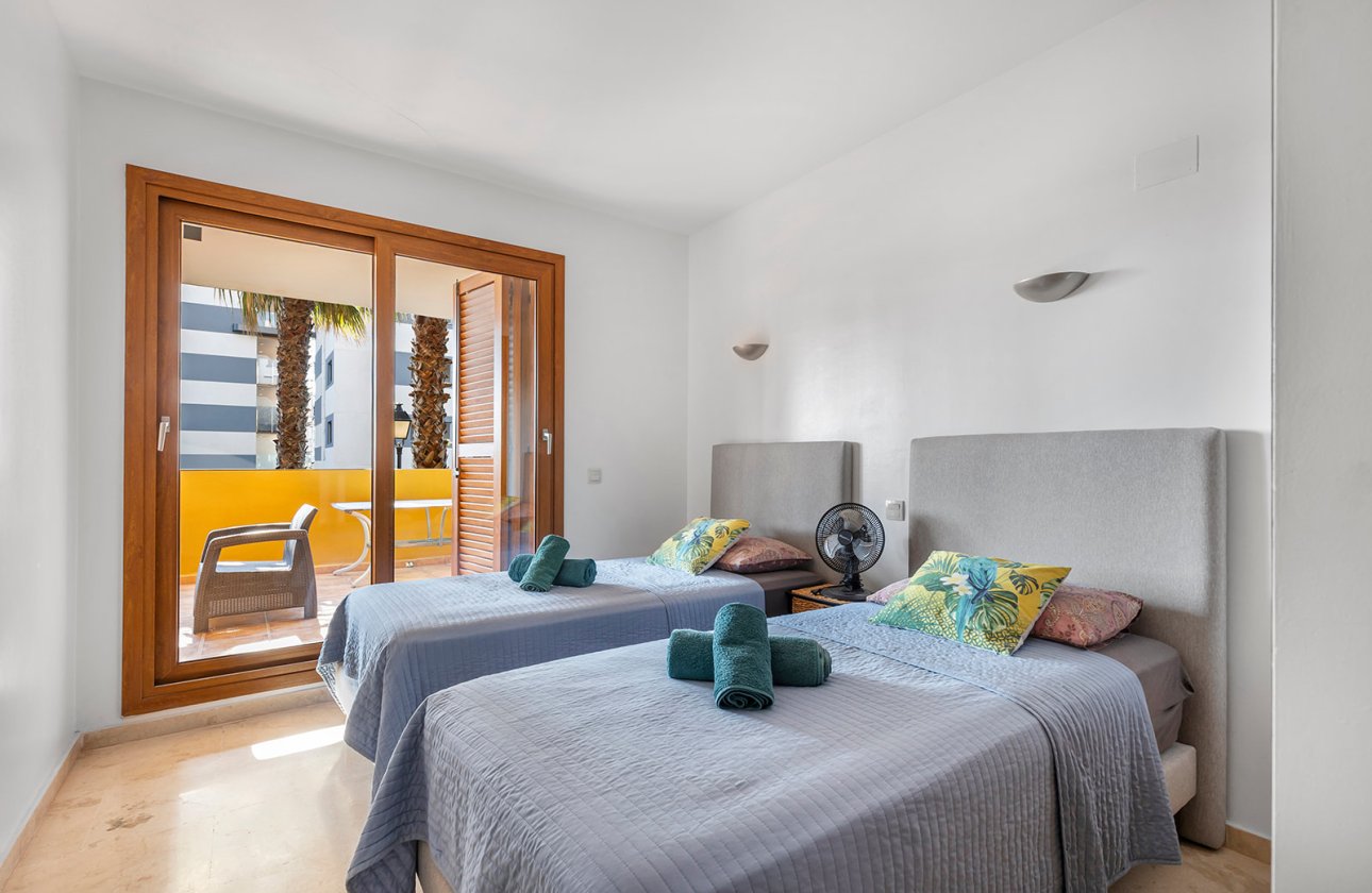 Resale - Apartment / flat - Torrevieja - Punta Prima