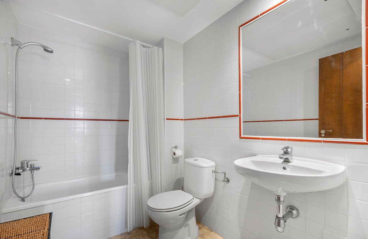 Resale - Apartment / flat - Torrevieja - Punta Prima